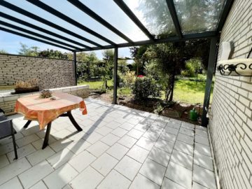 Reihenendhaus mit schönem Garten in Schinkel-Ost - Lieblingsplatz auf der überdachten Terrasse
