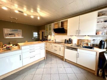 Schicke 3-Zimmer-ETW mit moderner Einbauküche und Westbalkon - Tolle Wohnküche
