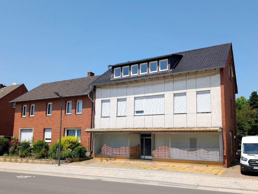 Kernsanierung oder Abriss: 2 Häuser auf großem Grundstück, 49205 Hasbergen
