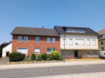 Bild - Kernsanierung oder Abriss: 2 Häuser auf großem Grundstück