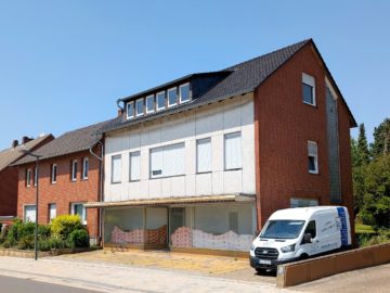 Bild - Kernsanierung oder Abriss: 2 Häuser auf großem Grundstück