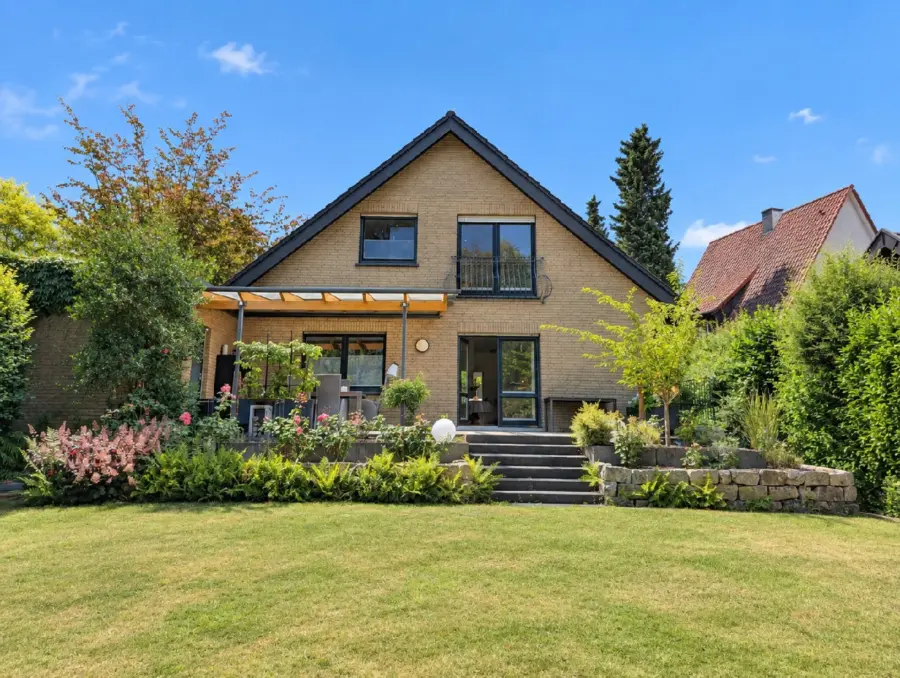 Freistehendes Einfamilienhaus auf weitläufigem Grundstück in begehrter Weststadtlage, 49078 Osnabrück