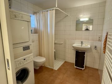 Bild - Sofort frei: 2-Zimmer-Wohnung mit Balkon in Toplage in der Wüste