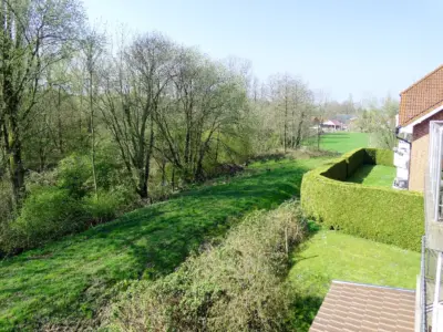 ...mit Blick ins Grüne