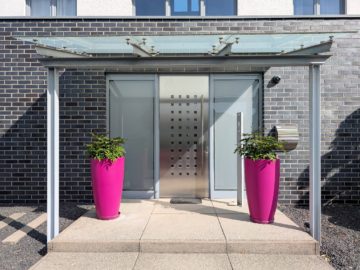 Bild - Vor den Toren der Stadt: Repräsentatives Einfamilienhaus mit luxuriöser Ausstattung