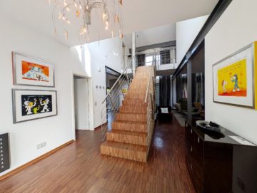 Bild - Vor den Toren der Stadt: Repräsentatives Einfamilienhaus mit luxuriöser Ausstattung