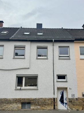 Solides Dreifamilienhaus - Solides Dreifamilienhaus Nähe Bremer Brücke