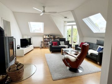 Bild - Schöne 4-Zimmer-Maisonettewohnung mit Balkon über den Dächern der Wüste