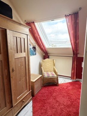 Bild - Schöne 4-Zimmer-Maisonettewohnung mit Balkon über den Dächern der Wüste