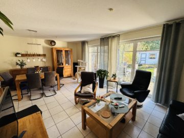 Lichtdurchfluteter Wohn-/Essbereich - Nähe Landwehrviertel: Schönes Reihenendhaus mit Wärmepumpe und Wallbox