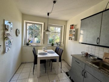 Küche mit Essplatz - Nähe Landwehrviertel: Schönes Reihenendhaus mit Wärmepumpe und Wallbox