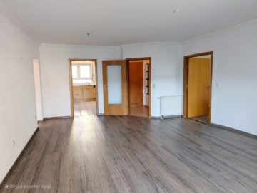 Bild - Geräumige 4-Zi.-Wohnung mit Tiefgaragenstellplatz