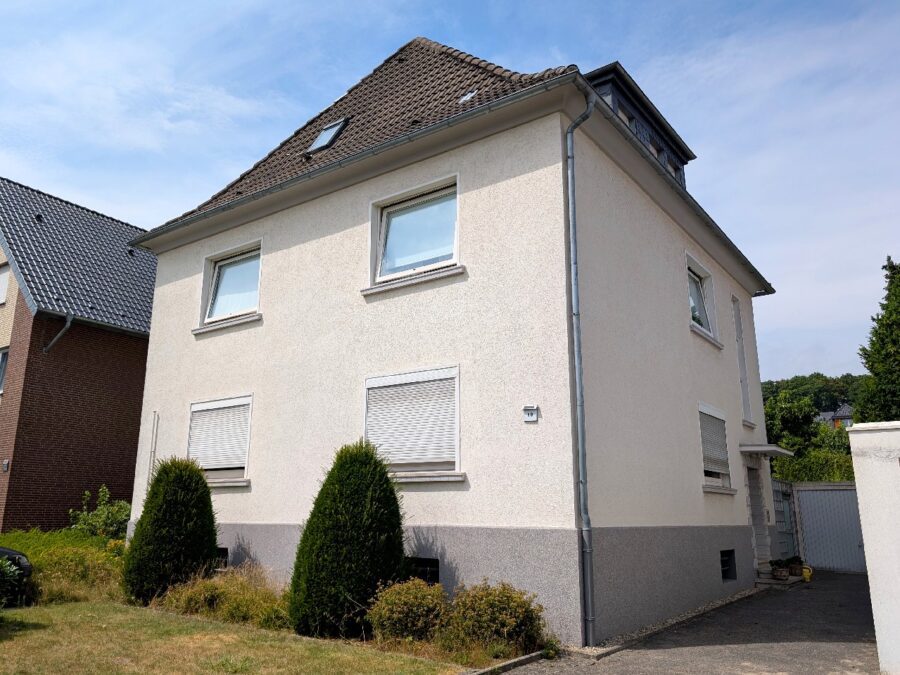 Solides Dreifamilienhaus in Nahne: EG und DG frei, 49082 Osnabrück