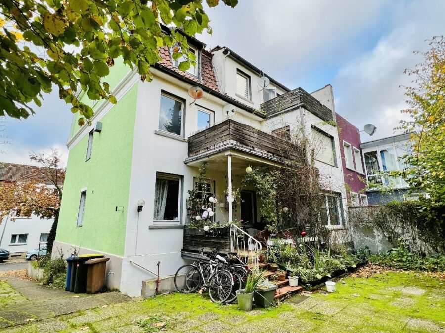 Kaufgelegenheit: Dreifamilienhaus am Kalkhügel - renovieren + profitieren! - Ansicht von der Gartenseite