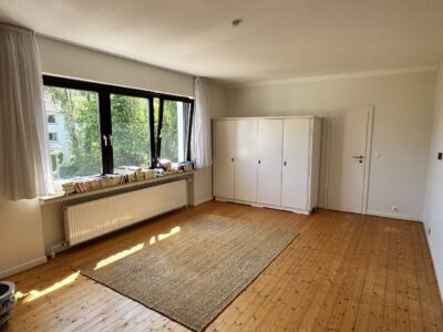Schönes Zimmer im Dachgeschoss