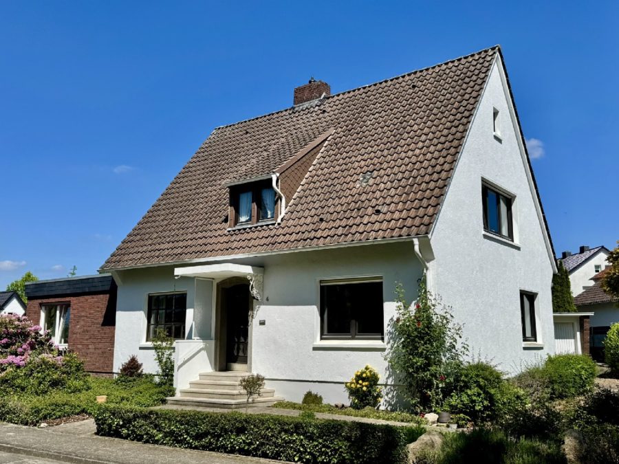Herzlich Willkommen in diesem charmanten Wohnhaus - Viel Platz für Ihr Familienglück in ruhiger, beliebter Wohnlage