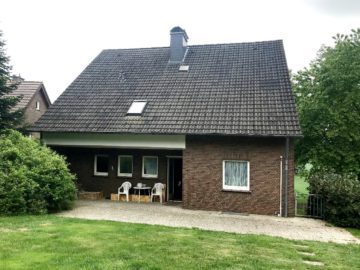 In Schledehausen in nur 3 Minuten - Viel Platz für Ihre große Familie oder Mehrgenerationenwohnen - Große, teilweise überdachte Terrasse