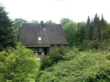 In Schledehausen in nur 3 Minuten - Viel Platz für Ihre große Familie oder Mehrgenerationenwohnen - Grundstück mit Hanglage